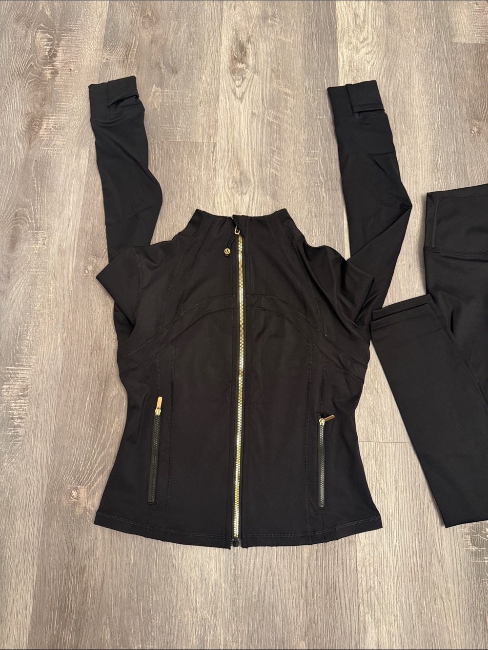 Lululemon Women’s Black Active Jacket & Legging Set - Picture 2 of 4